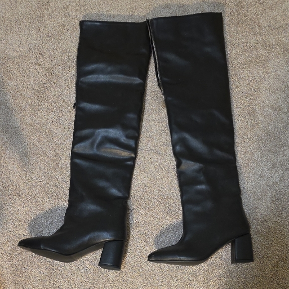 Black Knee-High Women's Boots - Picture 1 of 11